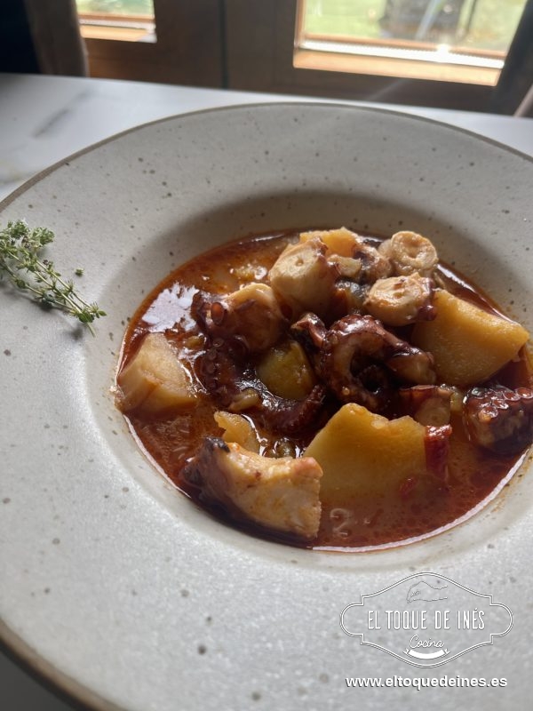 Dejamos que se cocine 10 minutos todo para que coja sabor.